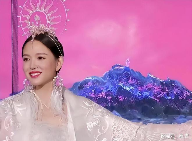 豪门怀孕6个月上春晚站C位真人生赢家k8凯发国际入口艳压奚梦瑶拒嫁30亿(图19)