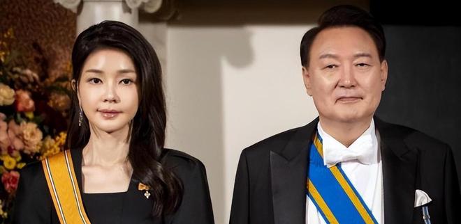 金建希后才发现自然脸和整容脸差距很明显凯发K8国际看到59岁金惠景和53岁(图25)